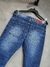 Calça jeans skinny Creed na internet