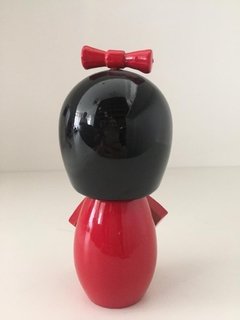 Boneca Kokeshi Vermelha Japonesa Chinesa Gueixa Decoração - comprar online