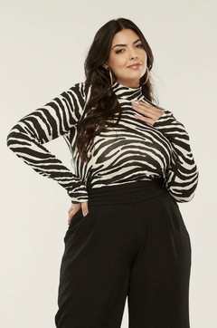 Blusa Cacharrel Valéria na internet