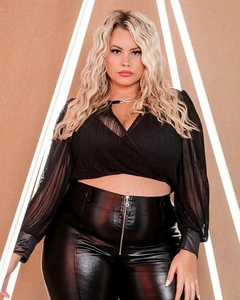 Cropped Transparência Detalhes em Cirrê It Curves 46 - Preto - comprar online