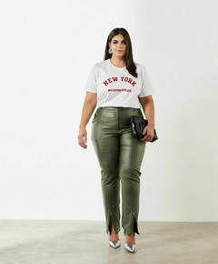 Calça Valquíria em Tecido Resinado com Elastáno. - Verde Militar