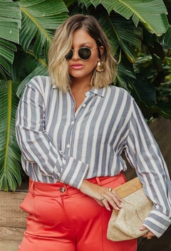 Camisa em Viscose Sofia - Moda Feminina Plus Size que valoriza suas curvas - Boutique Deva Rodrigues Plus - Curitiba
