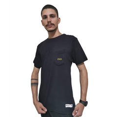 Camiseta Manga Curta Com Bolso Ezok na internet