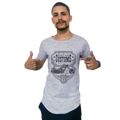 Camiseta Longline Ukkan Heritage Customs - QESTILOS - Todos os estilos em um só lugar