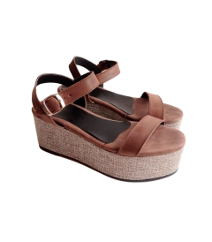 Sandalia con base forrada