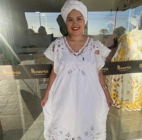 Conjunto Alaka Branco Bordado Rechilieu com detalhes em fio prata