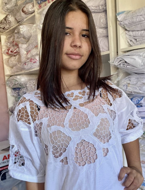 Camisu Branco Bordada em Rechilieu