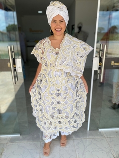 Conjunto Alaka Branco Bordado Rechilieu Luxo detalhes em fio dourado com 4 peças