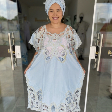 Conjunto Alaka Azul Bebe Bordado Rechilieu com detalhes em fio dourado