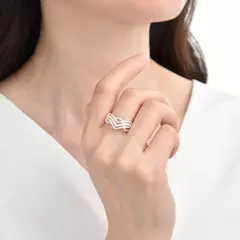 Anillo con cubics, Plata 925. en internet