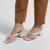 Vênus - Sandália Salto Bloco Com Bico Quadrado Off-White na internet