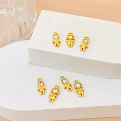 Pingente Avulso Menina Strass Banho Ouro 18k - comprar online