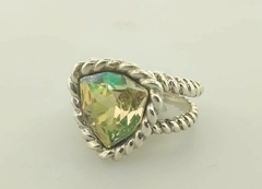 Anillo de plata con cristal