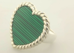 Anillo de plata con piedras
