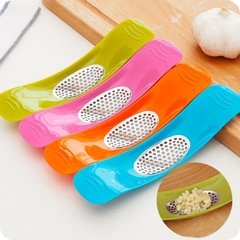 Amassador De Alho Triturador Picador E Alimentos Pressão - comprar online