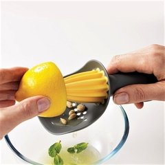 Espremedor De Laranja Manual C/ Separador De Sementes - comprar online