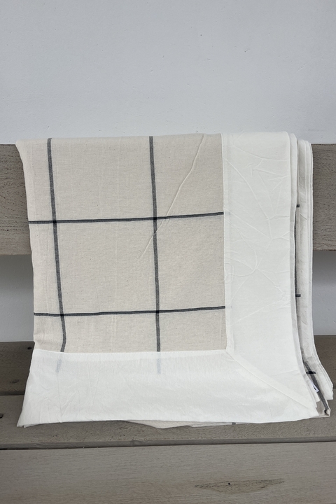 MANTEL AJEDREZ CON FALDON BLANCO 3X1,70