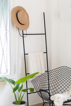 PERCHERO ESCALERA DECORATIVO - MERAKI DESIGN en internet