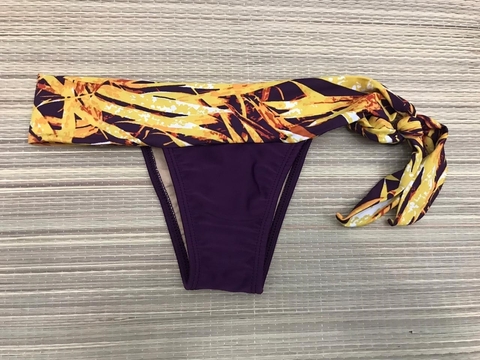 Calcinha Beira Mar Amarrar Um Lateral Roxa C/ Faixa Estampada