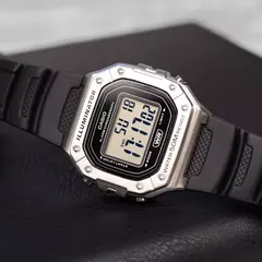 Reloj Casio W218HM-7A Vintage digital malla de silicona negro unisex 50m WR en internet