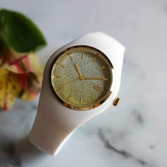 Reloj knock out KN8469-421 malla de caucho blanco con glitter dorado degrade para dama - comprar online