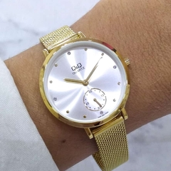 Reloj Q&Q QA97J001Y-1 Para dama Malla De Acero tejido dorado - comprar online