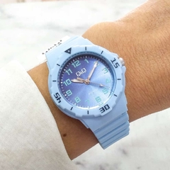 RELOJ SUMERGIBLE MARCA Q&Q CELESTE MOD V07A