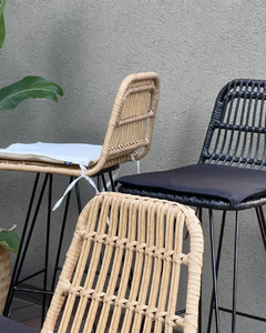 6 Banquetas Capri Natural / 4 Full Black Asiento Rattan Exterior - Veró Amoblamientos