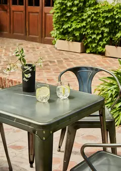 Mesa Tolix Metalica en internet