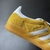 Gazelle Indoor ‘Orange Peel Gum’ na internet