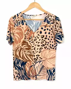 BLUSA Caroll 25053 DEC V DET ARGOLAS VNZ ESTAMPADA na internet
