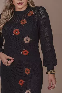 Blusa Portal 1461 fechada furos bordada margarida na internet