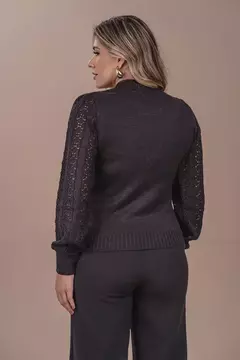 Blusa Portal 1437 fechada manga rendada