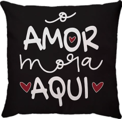 Capa O Amor Mora Aqui Preto