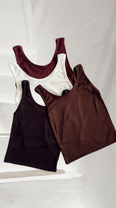 Musculosa Tina en internet