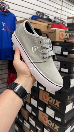 Tênis Qix Combat Retrô - styletenis