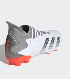 CHUTEIRA PREDATOR FREAK.3 CAMPO - styletenis