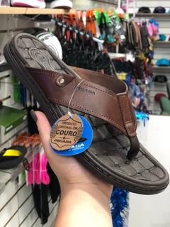 Chinelo Pegada Couro - Pinhão na internet