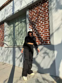 WideLeg Gretta Negro en internet