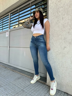 Denim Bianca en internet