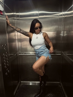 Short Nina en internet