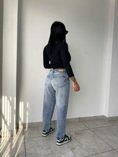 Mom Bruna en internet