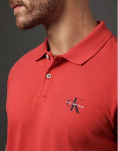 POLO CALVIN KLEIN JEANS VERMELHA - comprar online