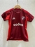 Camiseta suplente de River Plate para niños, temporada 2024/2025, color rojo con detalles en negro y logo del club.