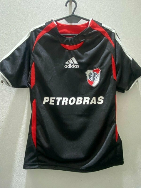 CAMISETA RETRO DE RIVER PLATE GALLARDO NIÑO