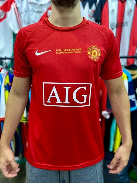 Camiseta retro de Manchester United de Cristiano Ronaldo, modelo de 2008, color rojo con el logo de AIG y emblema del club.