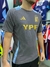 Remera de entrenamiento gris de Argentina, con detalles en celeste y logo de YPF en dorado.