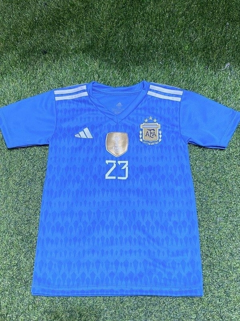 CAMISETA ARGENTINA CELESTE DIBU MARTINEZ