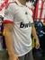 Camiseta blanca del Milan con detalles en rojo, modelo Ronaldinho de la temporada 2007/8, vista lateral.