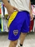Short de Boca Juniors de Adidas en tonos azul y amarillo, con el escudo del club en la pierna.